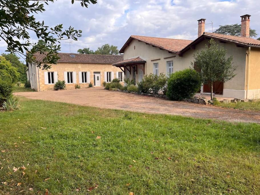 Ancien Chai Renove Dans Un Parc Clos De 3 Hectares Lamothe-Montravel Экстерьер фото